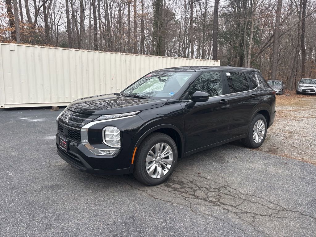 New 2026 Mitsubishi Outlander ES AWD/4WD image 2