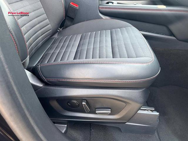 Used 2025 Ford Explorer ST-Line w/ ST-Line Street Pack AWD/4WD image 11