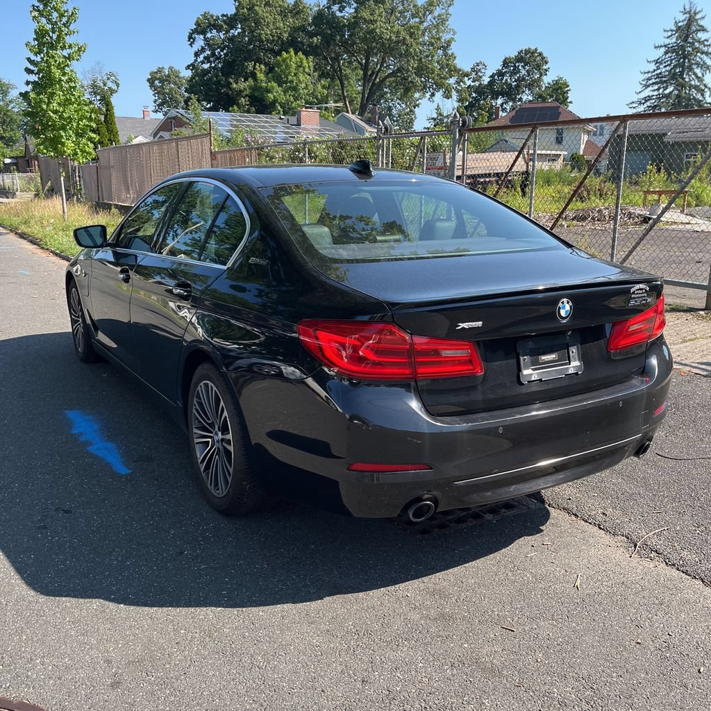 Used 2018 BMW 530e xDrive AWD/4WD image 2