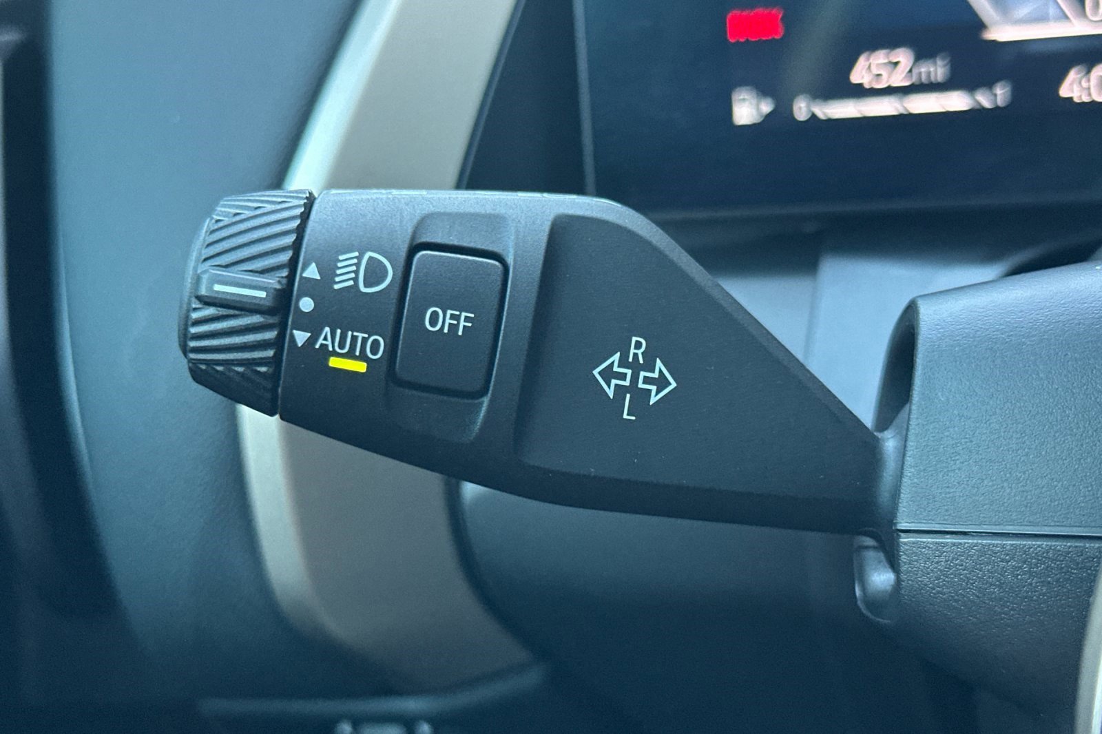 Used 2025 BMW X3 xDrive30i w/ Premium Package image 33