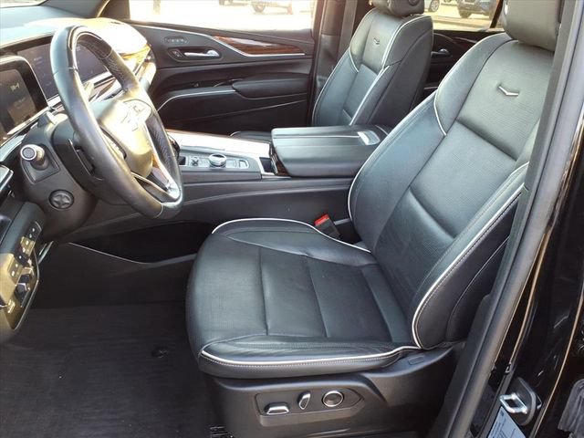 Used 2024 Cadillac Escalade Premium Luxury w/ Performance Package AWD/4WD image 5