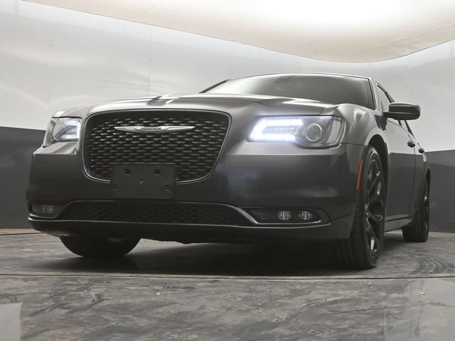 Used 2019 Chrysler 300 S image 11