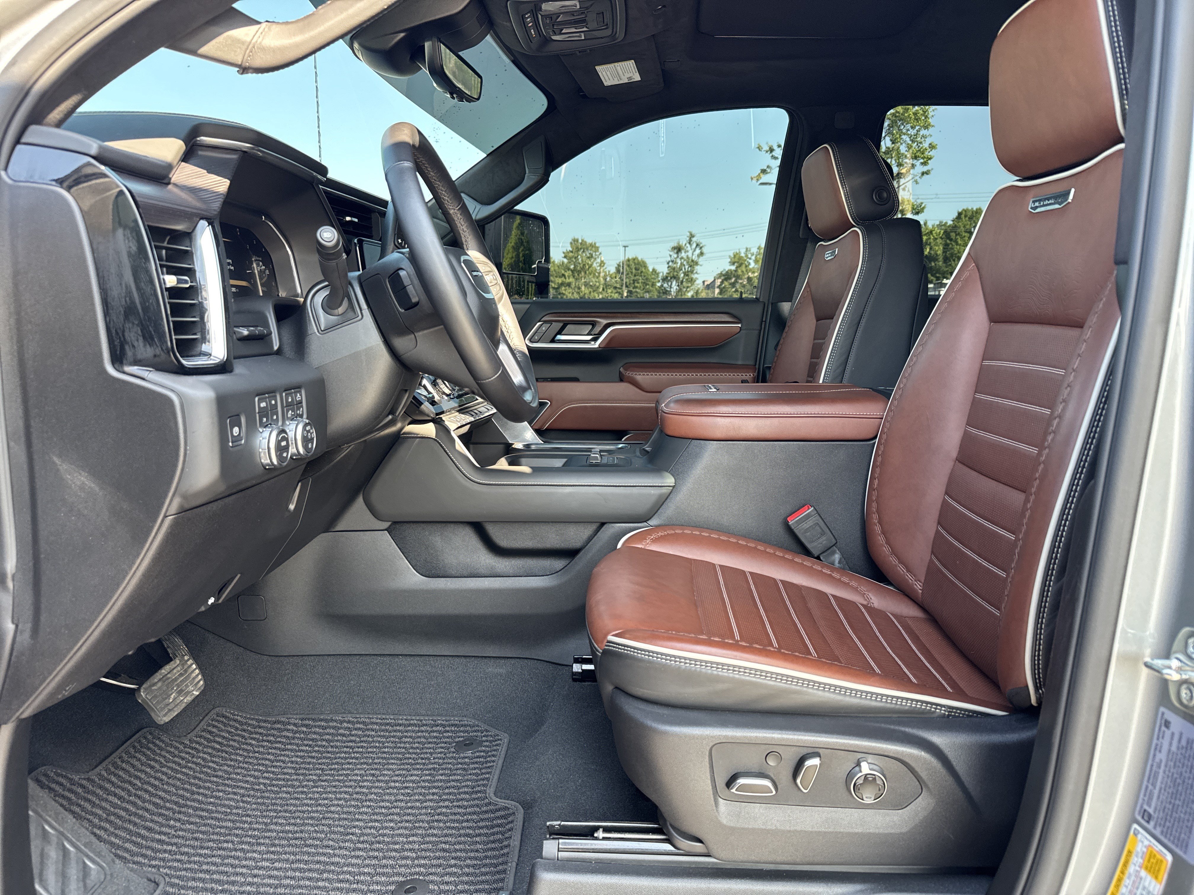 Used 2026 GMC Sierra 3500 Denali Ultimate AWD/4WD image 17