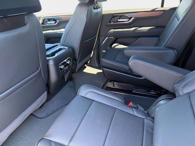 New 2026 GMC Yukon XL Denali w/ Denali Reserve Package image 13