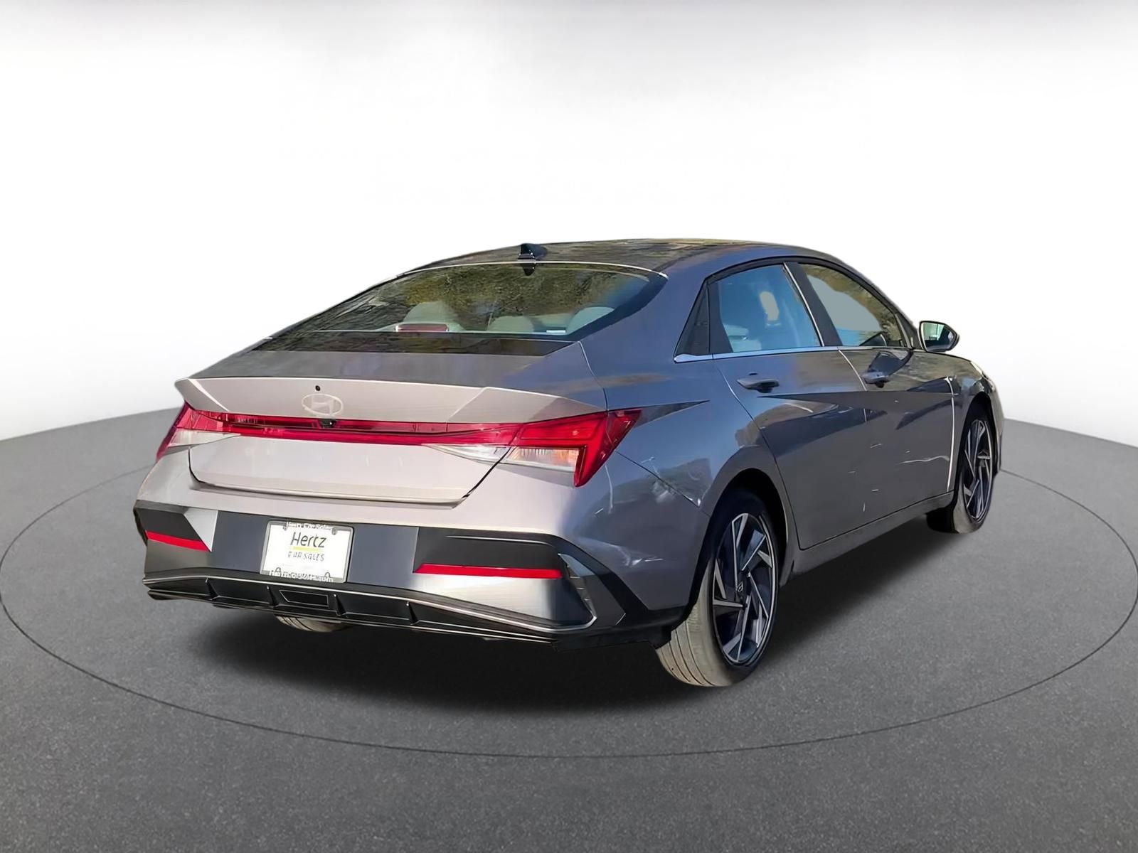 Used 2025 Hyundai Elantra SEL image 14