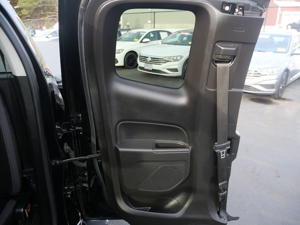 Used 2016 GMC Canyon SLE w/ All Terrain Adventure Package image 20