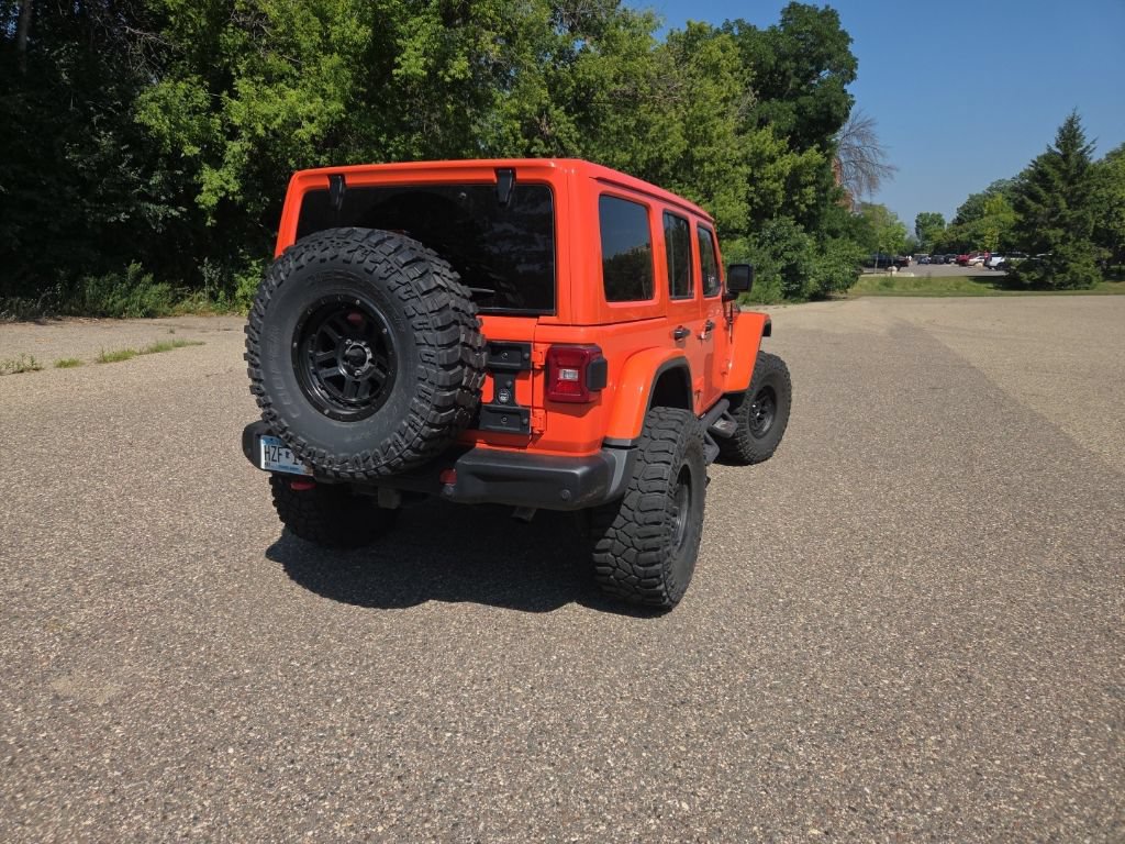 Used 2019 Jeep Wrangler Unlimited Rubicon w/ Cold Weather Group AWD/4WD image 16