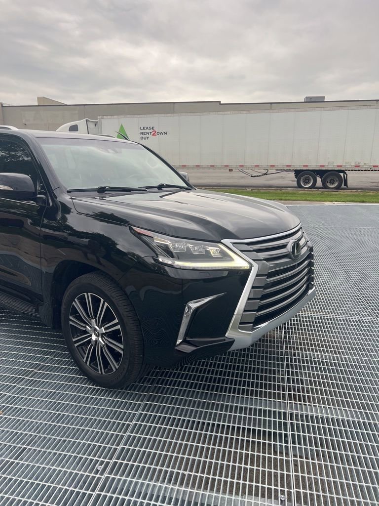 Used 2021 Lexus LX 570 4WD w/ Luxury Package image 14