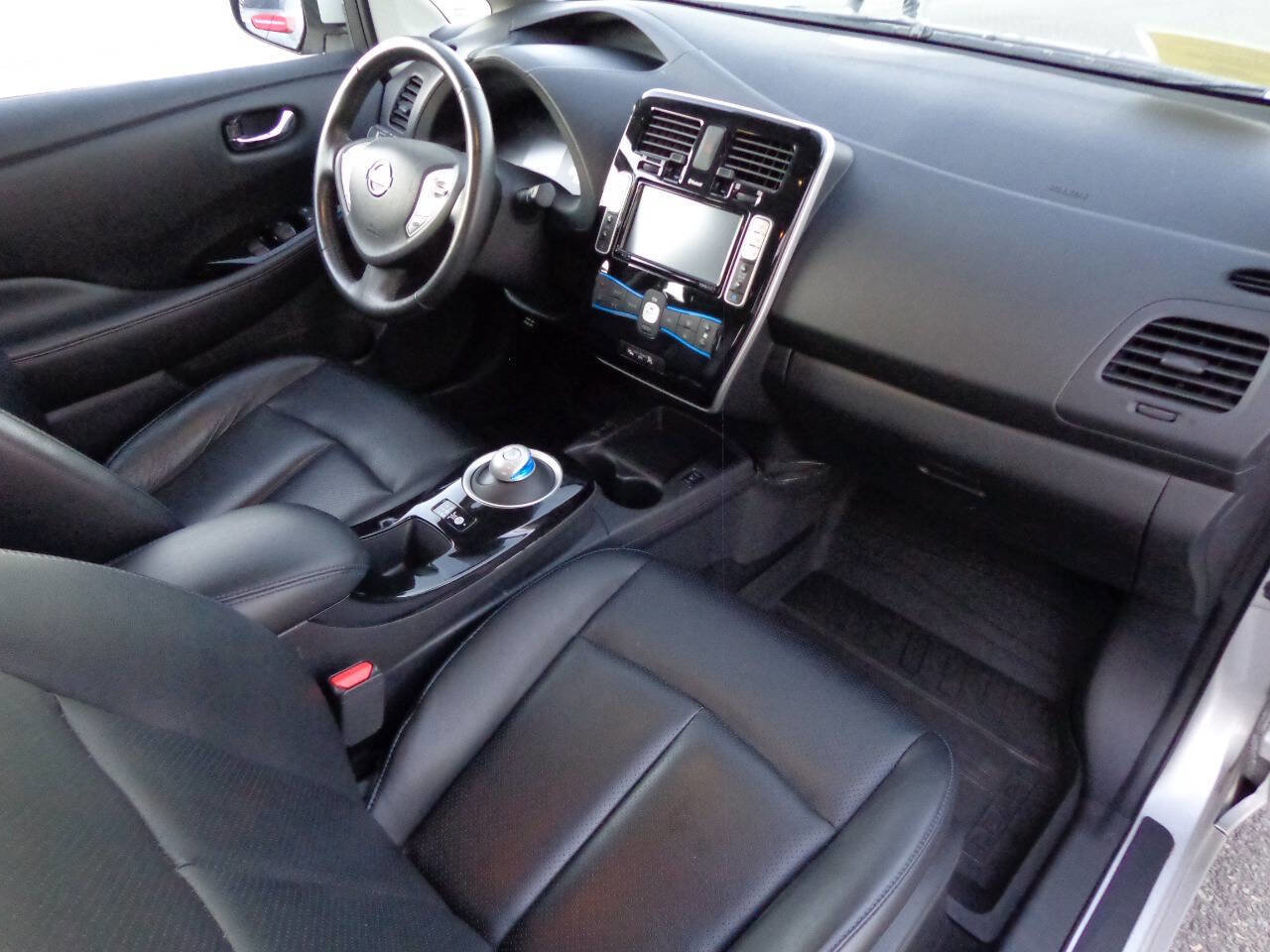 Used 2017 Nissan Leaf SL w/ Protection Package image 10