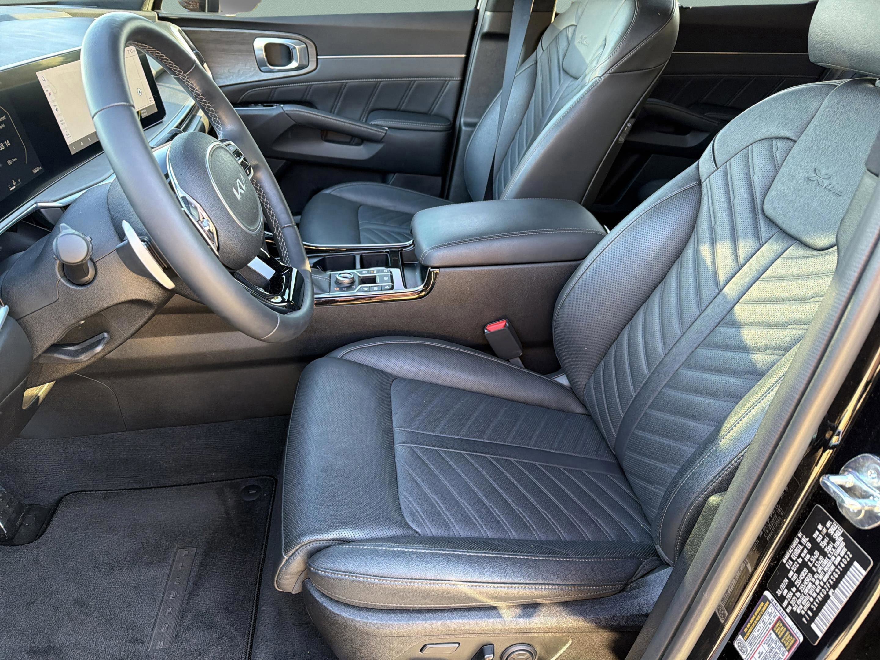 Certified 2025 Kia Sorento SX Prestige image 12