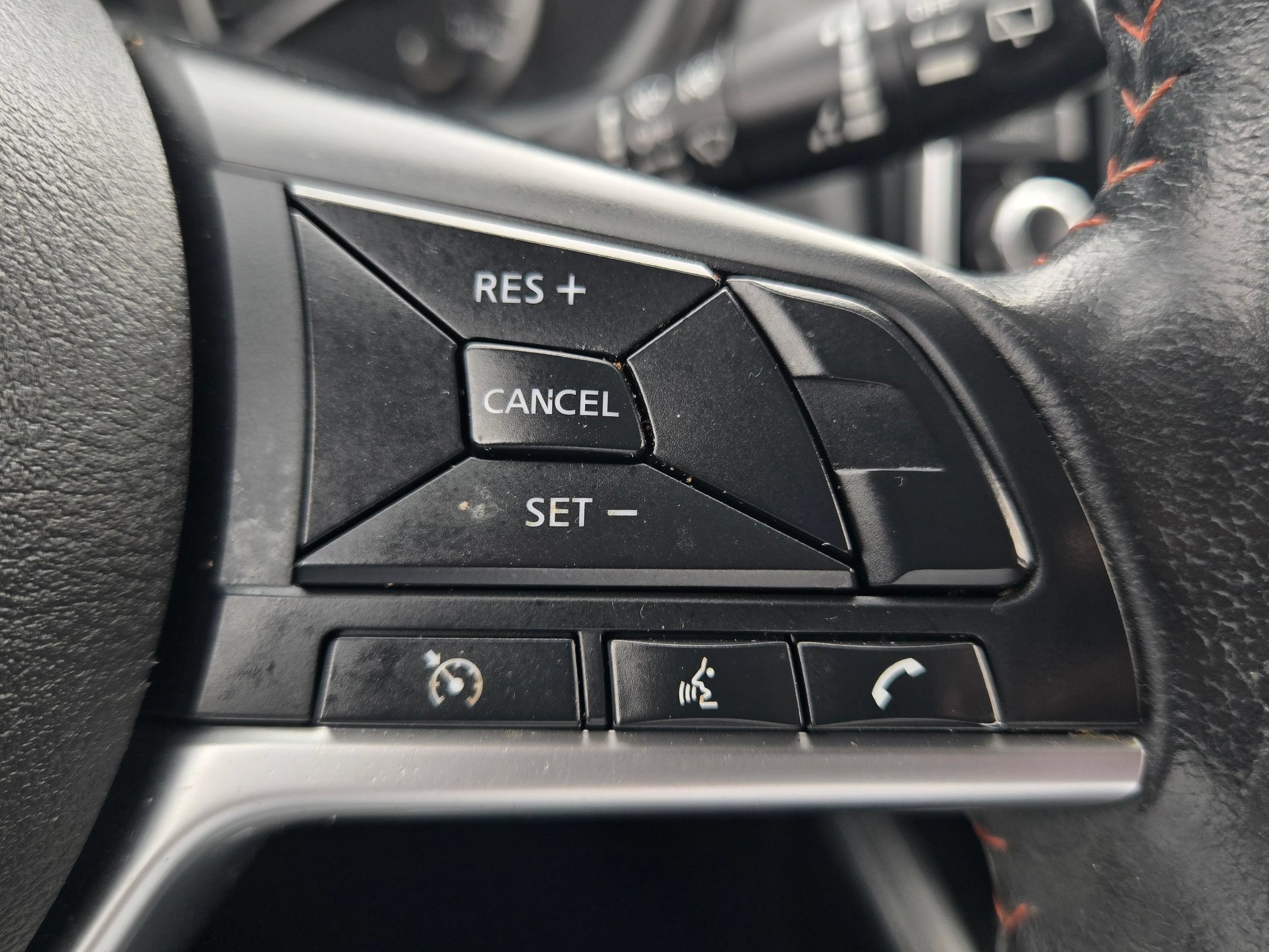 Used 2019 Nissan Kicks SR w/ SR Premium Package FWD image 25