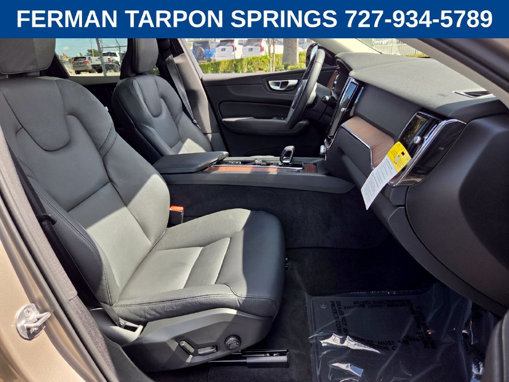 Certified 2024 Volvo XC60 T8 Plus w/ Protection Package Premier AWD/4WD image 18