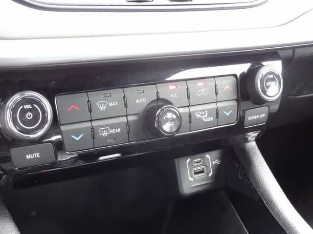 Used 2025 Jeep Compass Limited AWD/4WD image 30