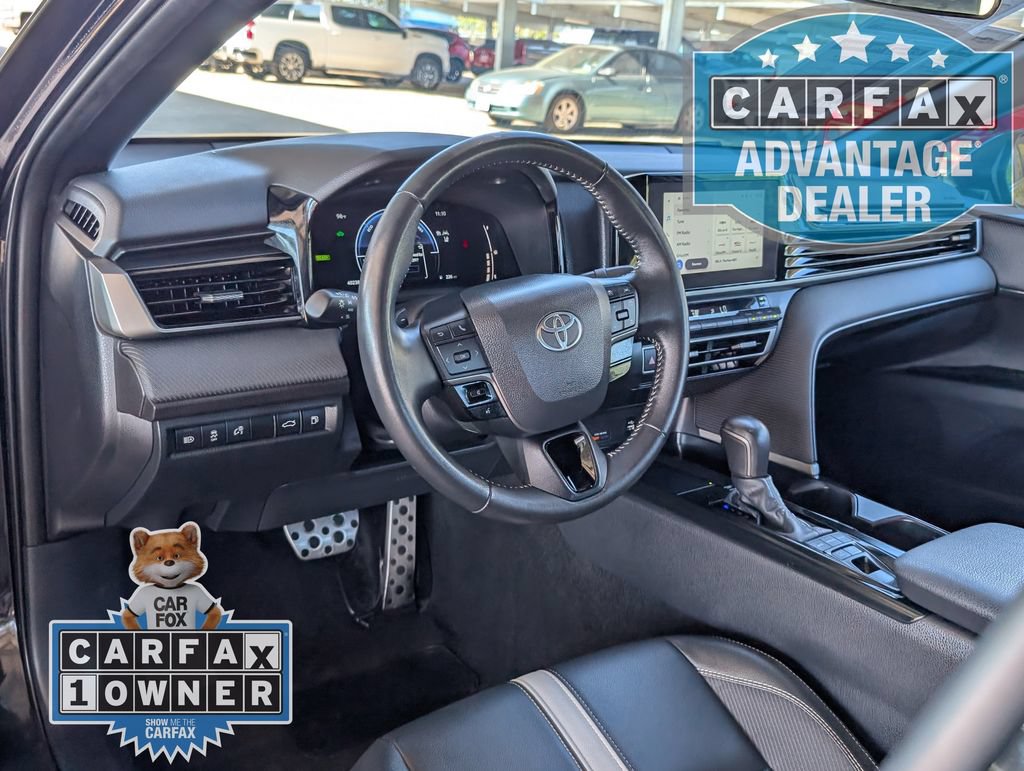 Used 2025 Toyota Camry SE FWD image 4