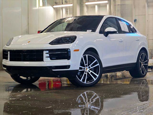 Used 2024 Porsche Cayenne Coupe image 1