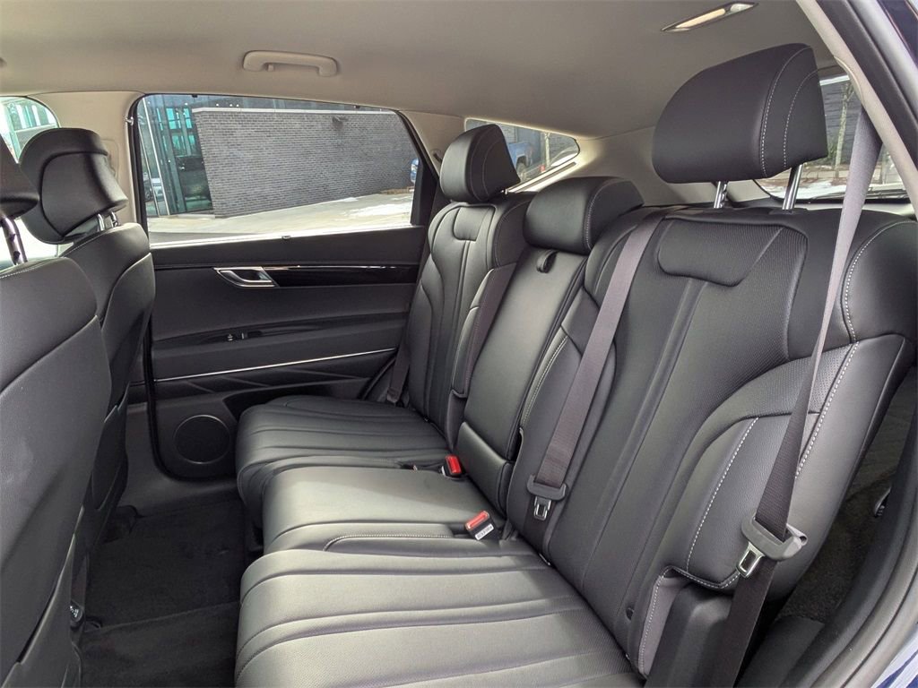 Used 2025 Genesis GV80 2.5T image 12