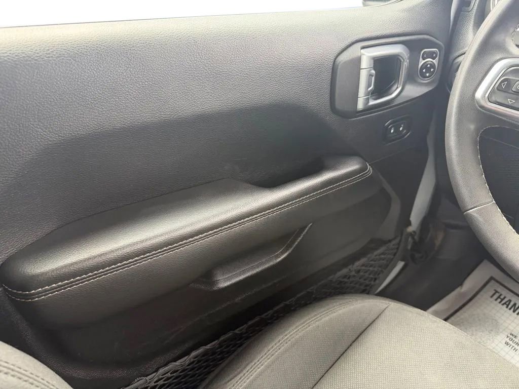 Used 2023 Jeep Wrangler Unlimited Sahara AWD/4WD image 12