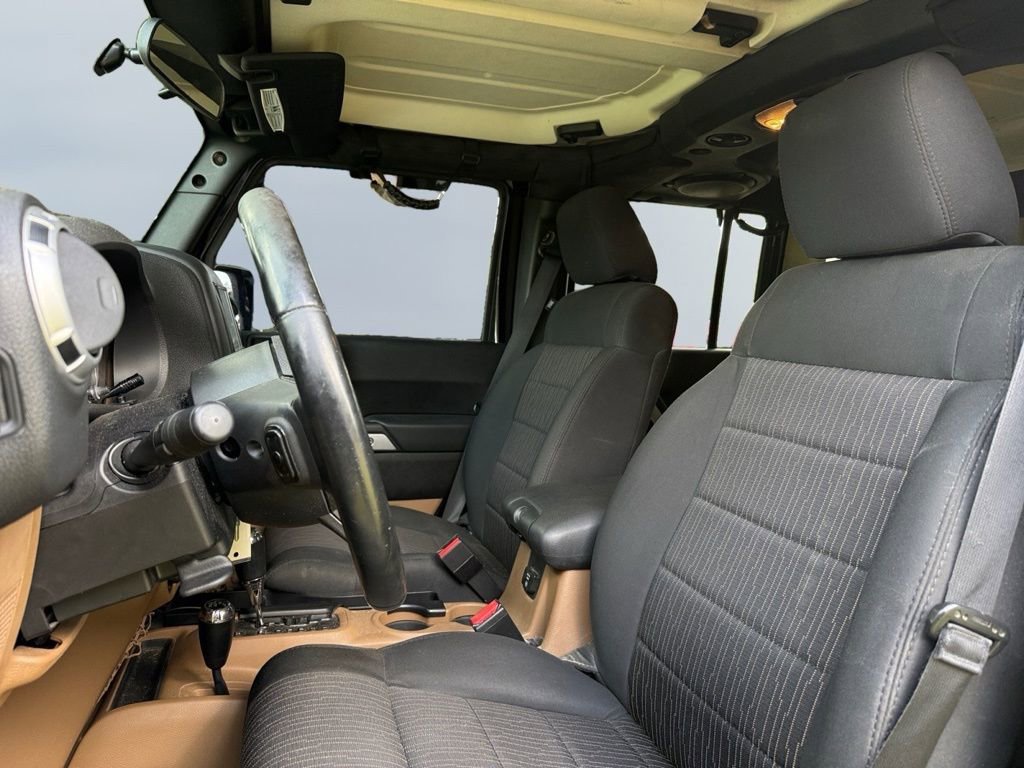 Used 2011 Jeep Wrangler Unlimited Sahara w/ Connectivity Group AWD/4WD image 14