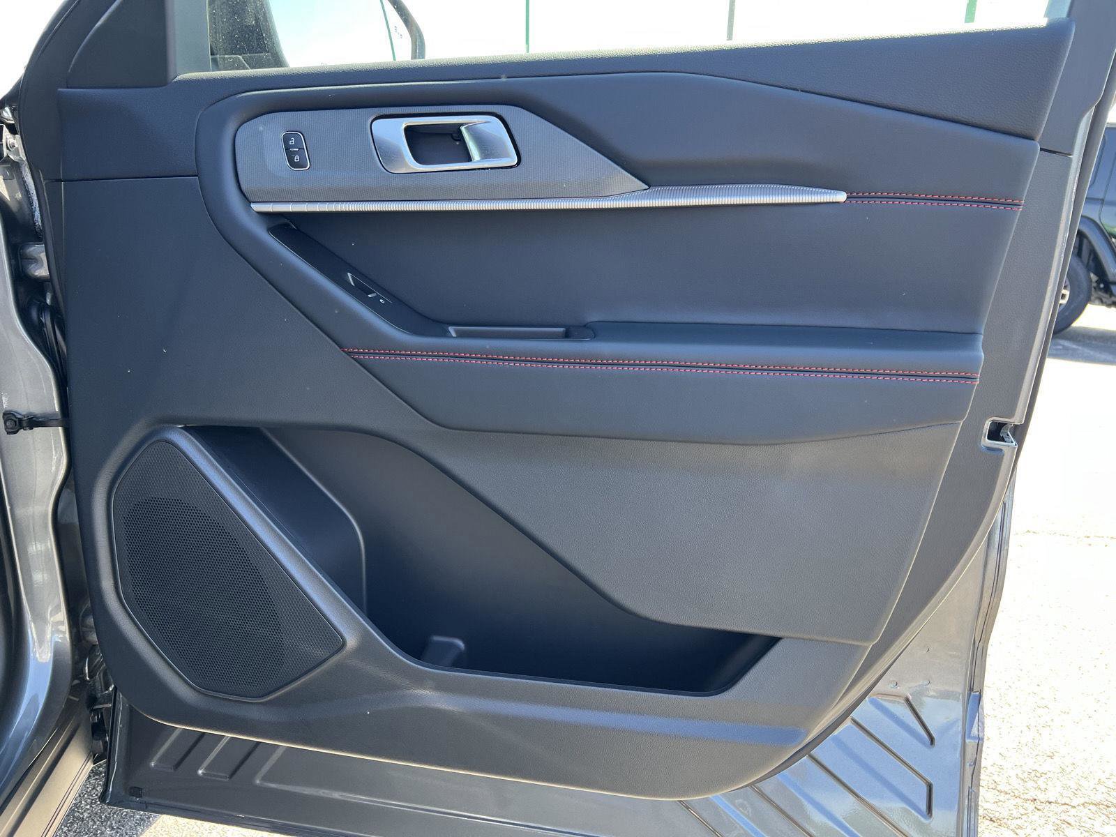 New 2026 Ford Explorer ST-Line AWD/4WD image 18