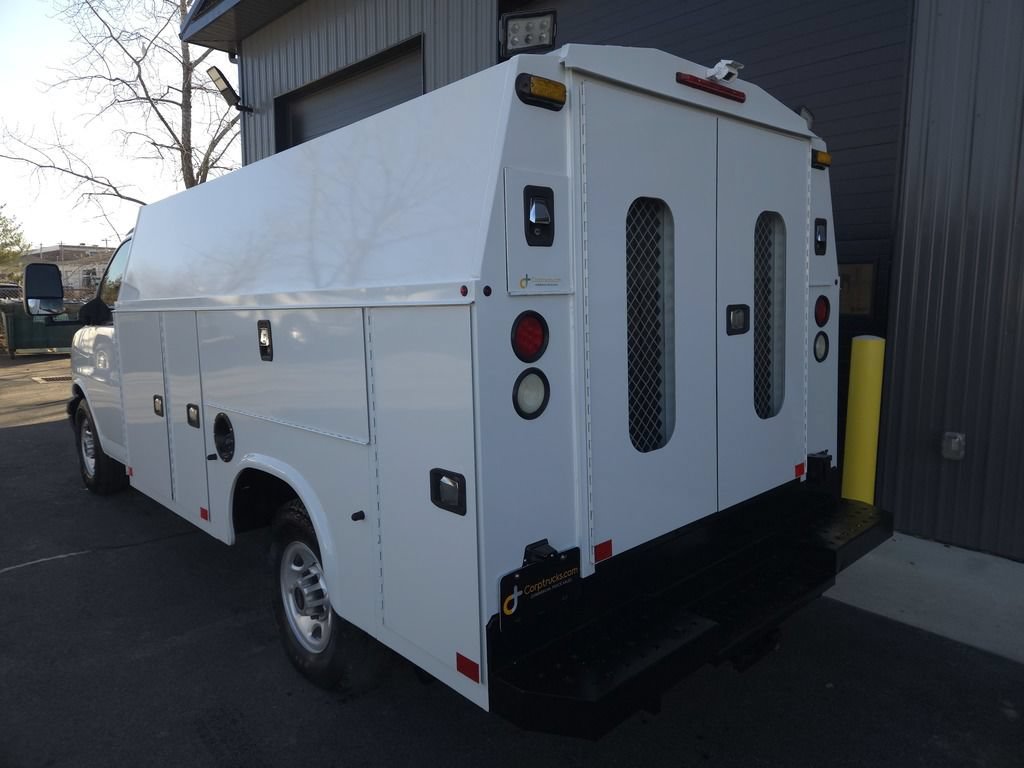 Used 2015 GMC Savana 3500 RWD image 3