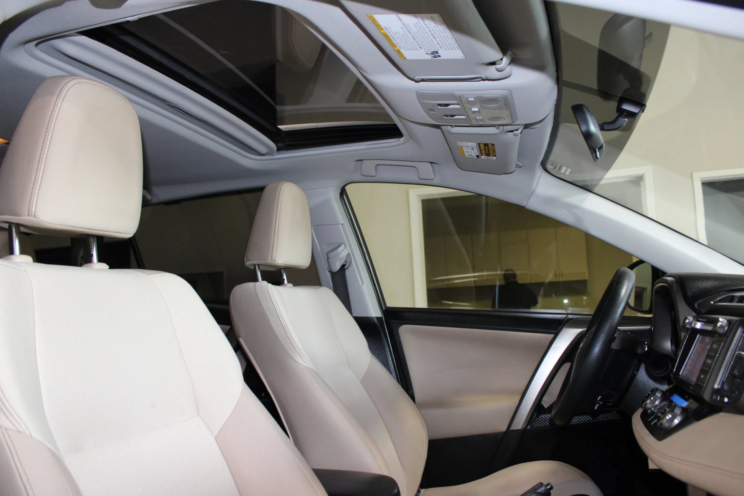 Used 2015 Toyota RAV4 XLE FWD image 29