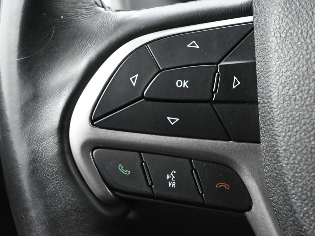 Used 2018 Jeep Grand Cherokee Laredo AWD/4WD image 5