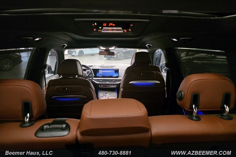 Used 2024 BMW X7 xDrive40i w/ M Sport Package AWD/4WD image 9