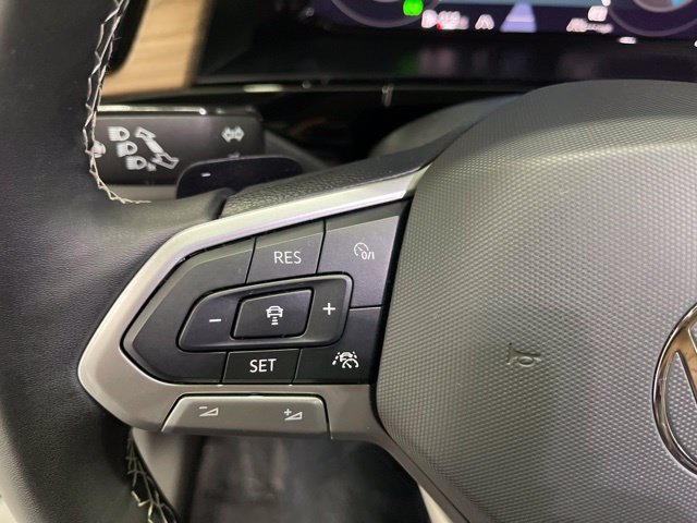 Used 2024 Volkswagen Atlas SE AWD/4WD image 17