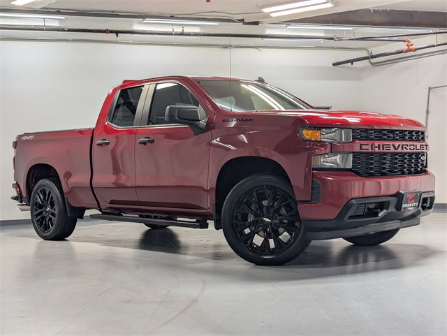 Used 2020 Chevrolet Silverado 1500 Custom w/ Custom Value Package image 2