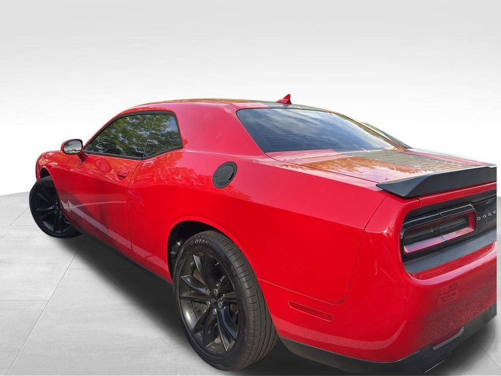Used 2018 Dodge Challenger SXT w/ Blacktop Package image 18