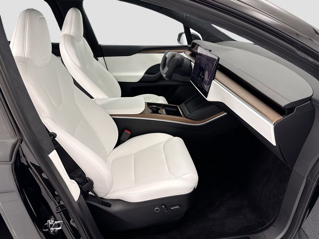Used 2023 Tesla Model X image 19