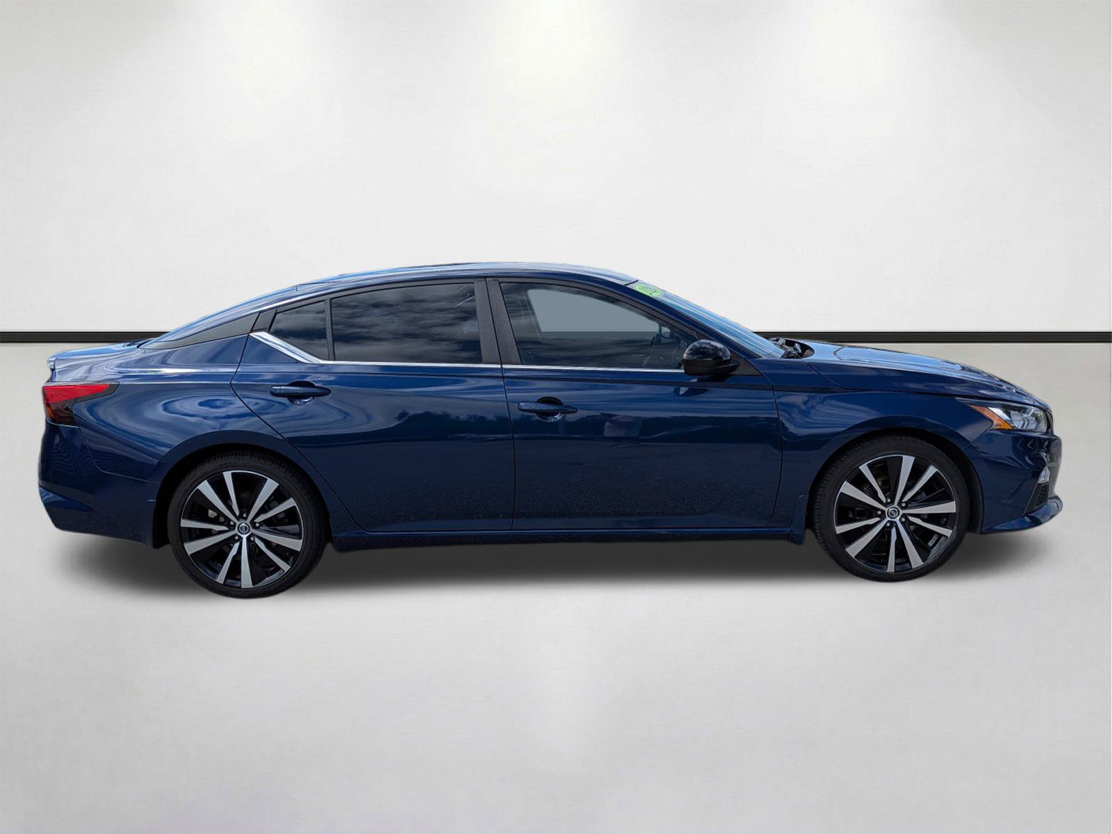 Used 2020 Nissan Altima 2.5 SR FWD image 3