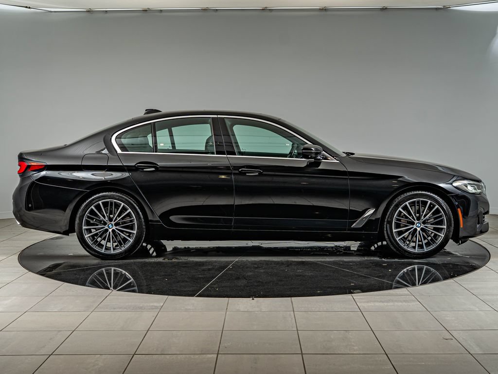 Used 2021 BMW 530i xDrive w/ Convenience Package AWD/4WD image 4