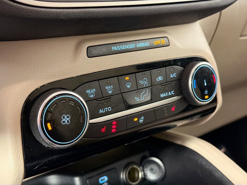 Used 2022 Ford Escape SE w/ Cold Weather Package image 15