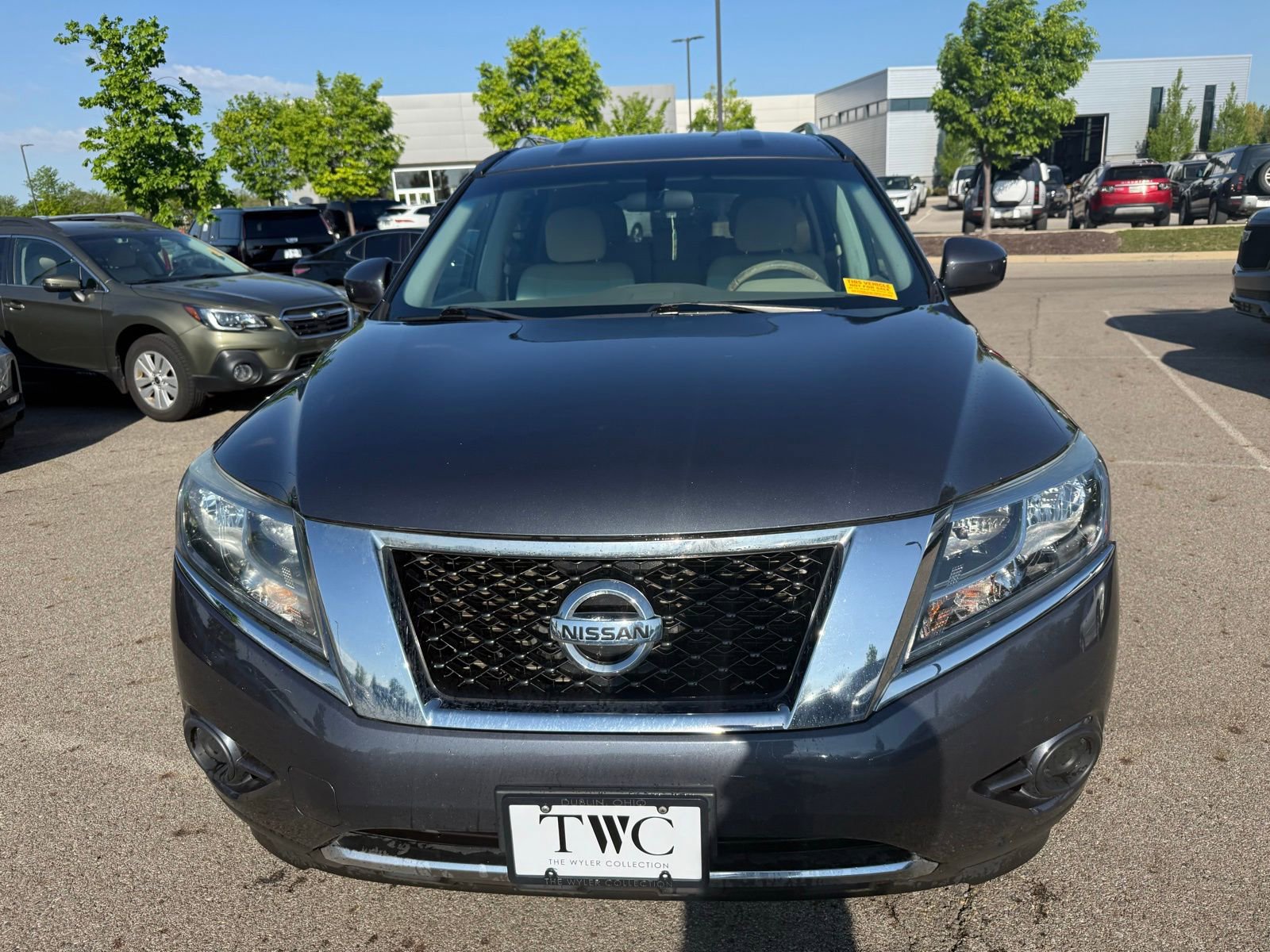 Used 2014 Nissan Pathfinder SV AWD/4WD image 2