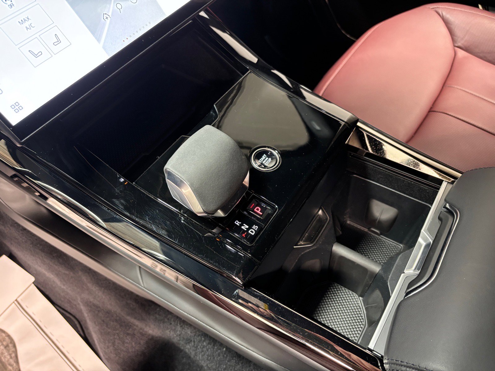 Used 2024 Land Rover Range Rover Sport Dynamic SE image 13