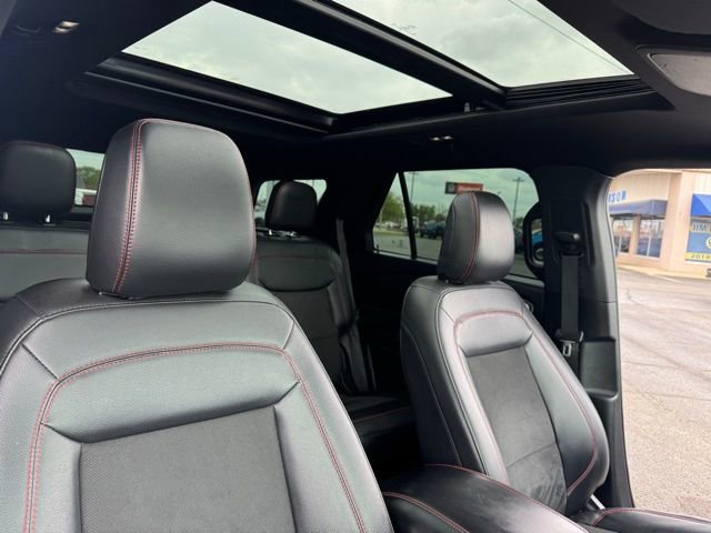 Used 2023 Ford Explorer ST-Line w/ Class IV Trailer Tow Package AWD/4WD image 44