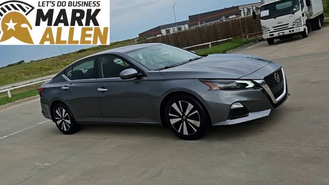Used 2021 Nissan Altima 2.5 SV w/ SV Premium Package FWD image 2