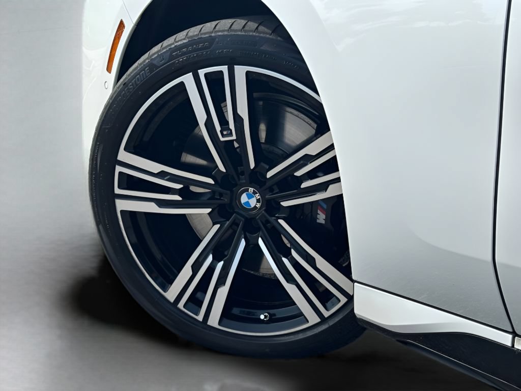 Certified 2024 BMW 760i xDrive w/ Executive Package AWD/4WD image 27