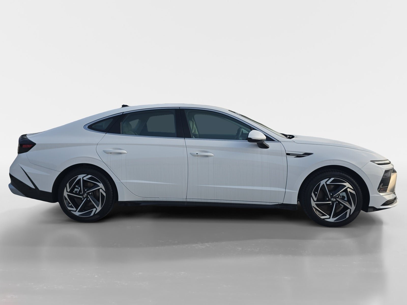 New 2026 Hyundai Sonata SEL AWD/4WD image 2