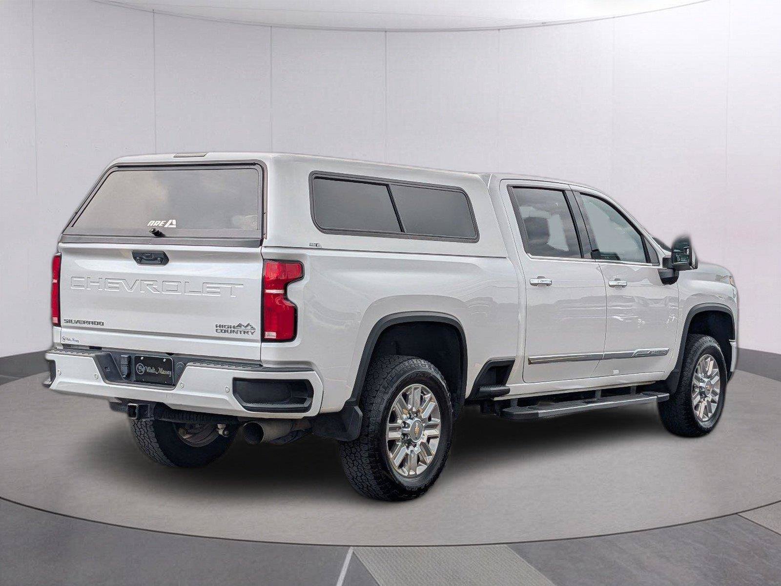 Used 2024 Chevrolet Silverado 2500 High Country AWD/4WD image 6