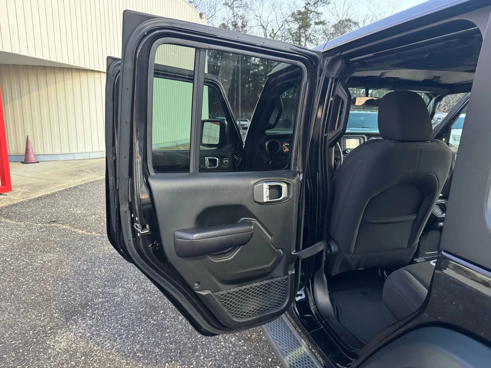 Used 2018 Jeep Wrangler Unlimited Sport S image 12