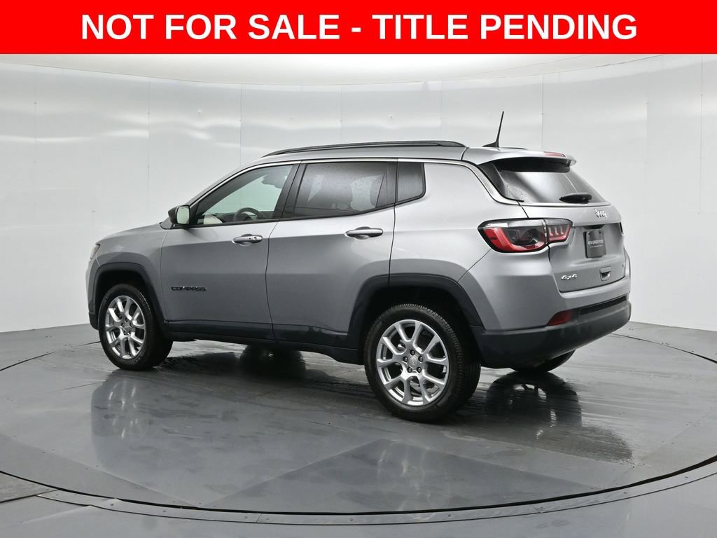 Used 2023 Jeep Compass Latitude image 5