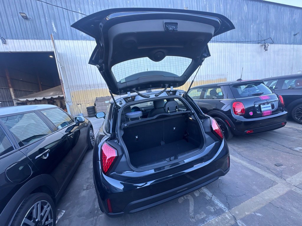 Used 2026 MINI Cooper 2-Door Hardtop FWD image 5