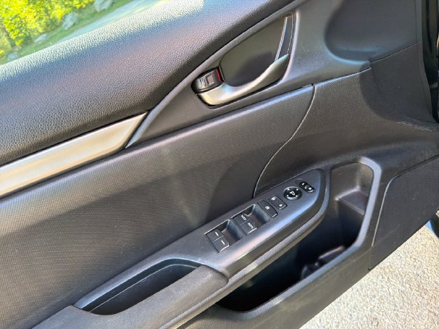 Used 2018 Honda Civic Sport image 13