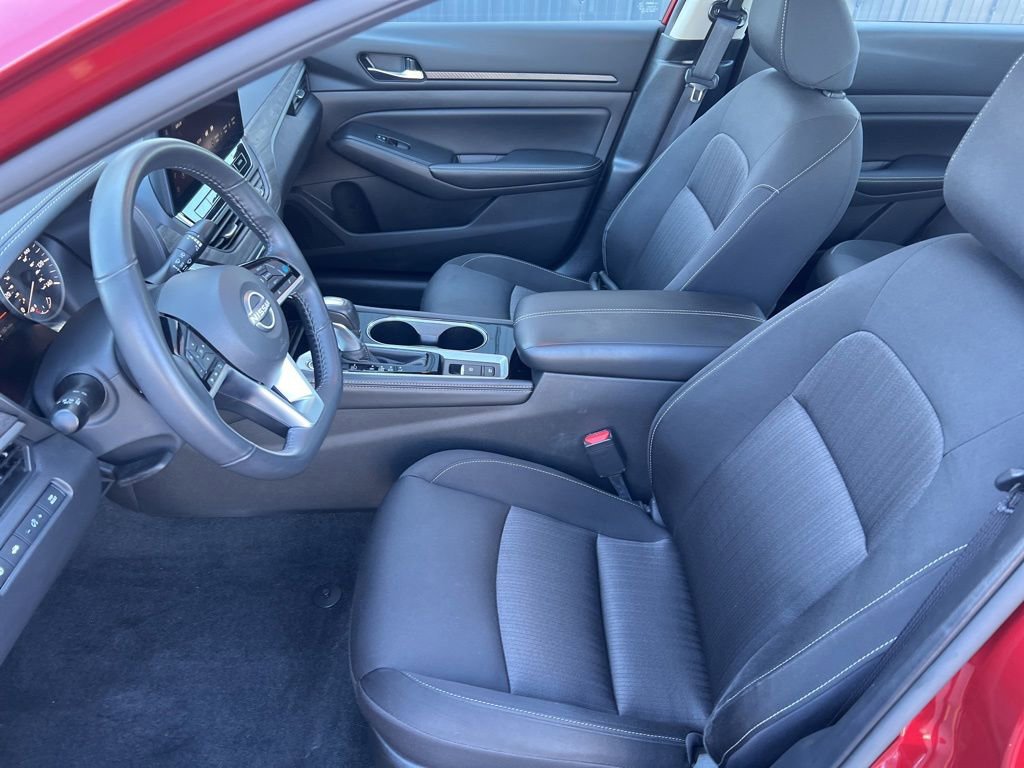 Certified 2024 Nissan Altima 2.5 SV w/ SV Premium Package FWD image 4