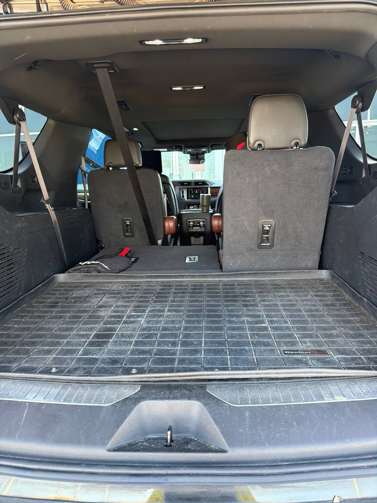 Used 2023 GMC Yukon XL Denali Ultimate AWD/4WD image 14