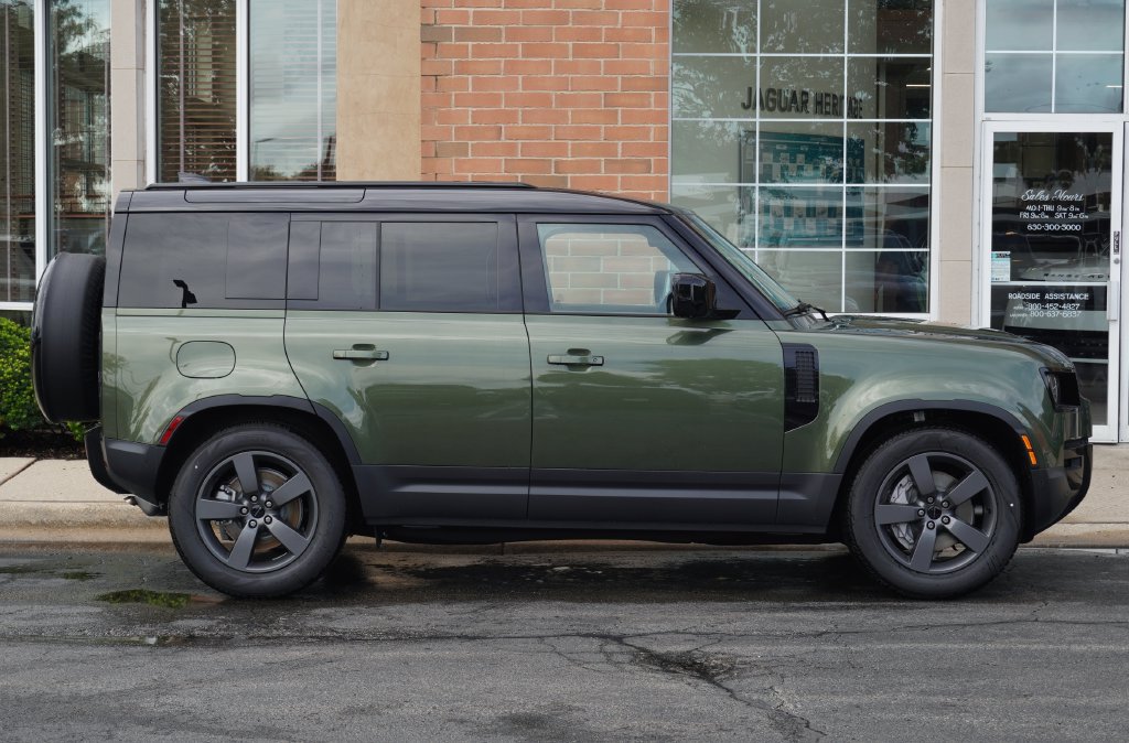 New 2026 Land Rover Defender 110 S AWD/4WD image 7