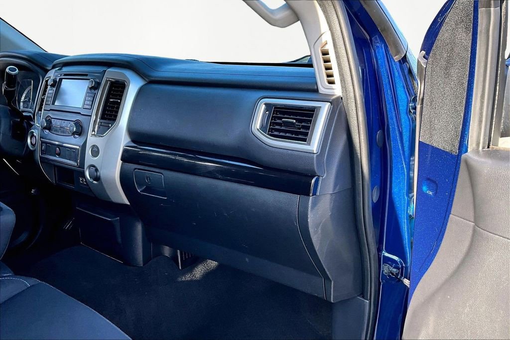 Used 2019 Nissan Titan SV RWD image 17