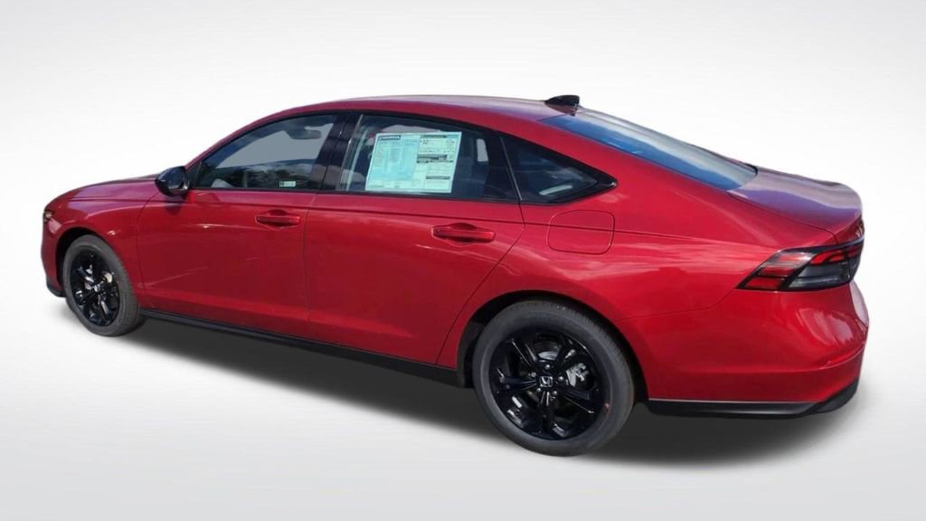 Used 2025 Honda Accord SE image 6